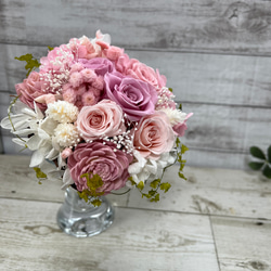 ピンクの可愛いプリザーブドフラワーブーケ　花束　薔薇　ローズ　ウェディング　送別 14枚目の画像