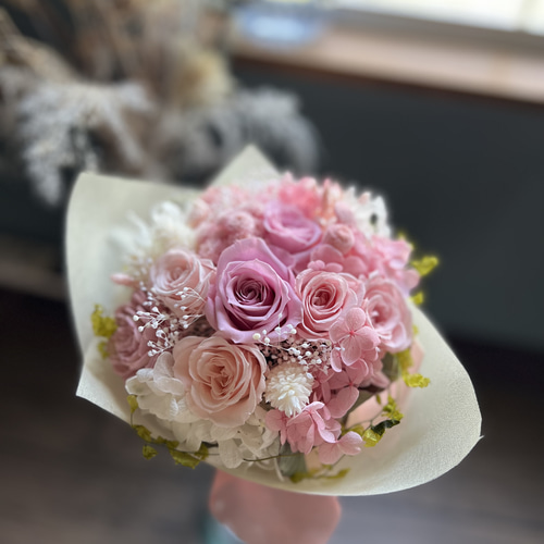 ピンクの可愛いプリザーブドフラワーブーケ 花束 薔薇 ローズ