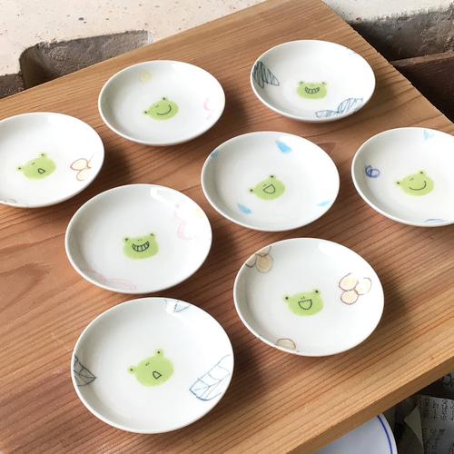 カエルさん クレヨン風 豆皿 薬味皿・豆皿 ichinokura豊泉窯