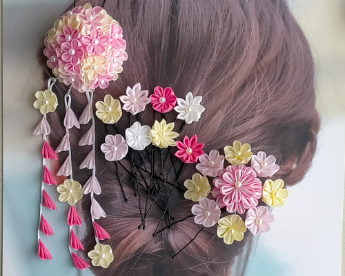 ピンク色と黄色が可愛いらしいつまみ細工髪飾りセット ヘアピン よつば