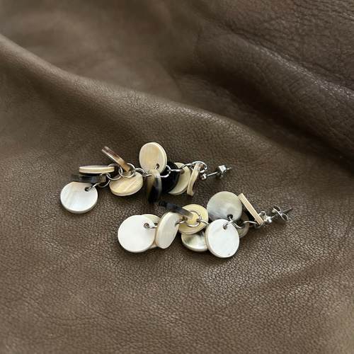 バッファローホーン】ピアス3点 ひなまつり エルメスピアス シュル