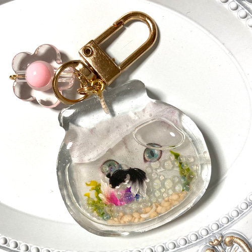 ☆お散歩猫ちゃんシェイカーキーホルダー☆