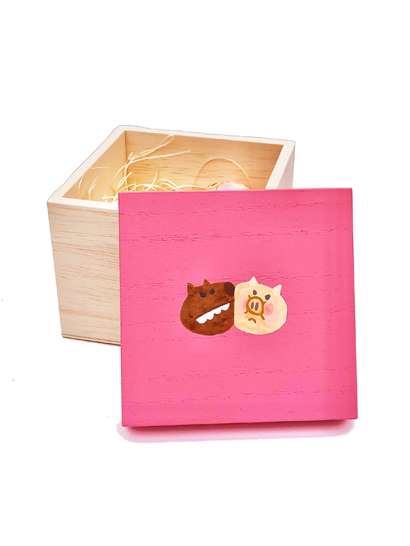 童話　三匹の豚【木箱と額入りイラスト付】小こけし。かわいい木製の動物人形。出産祝いやプレゼントに 7枚目の画像