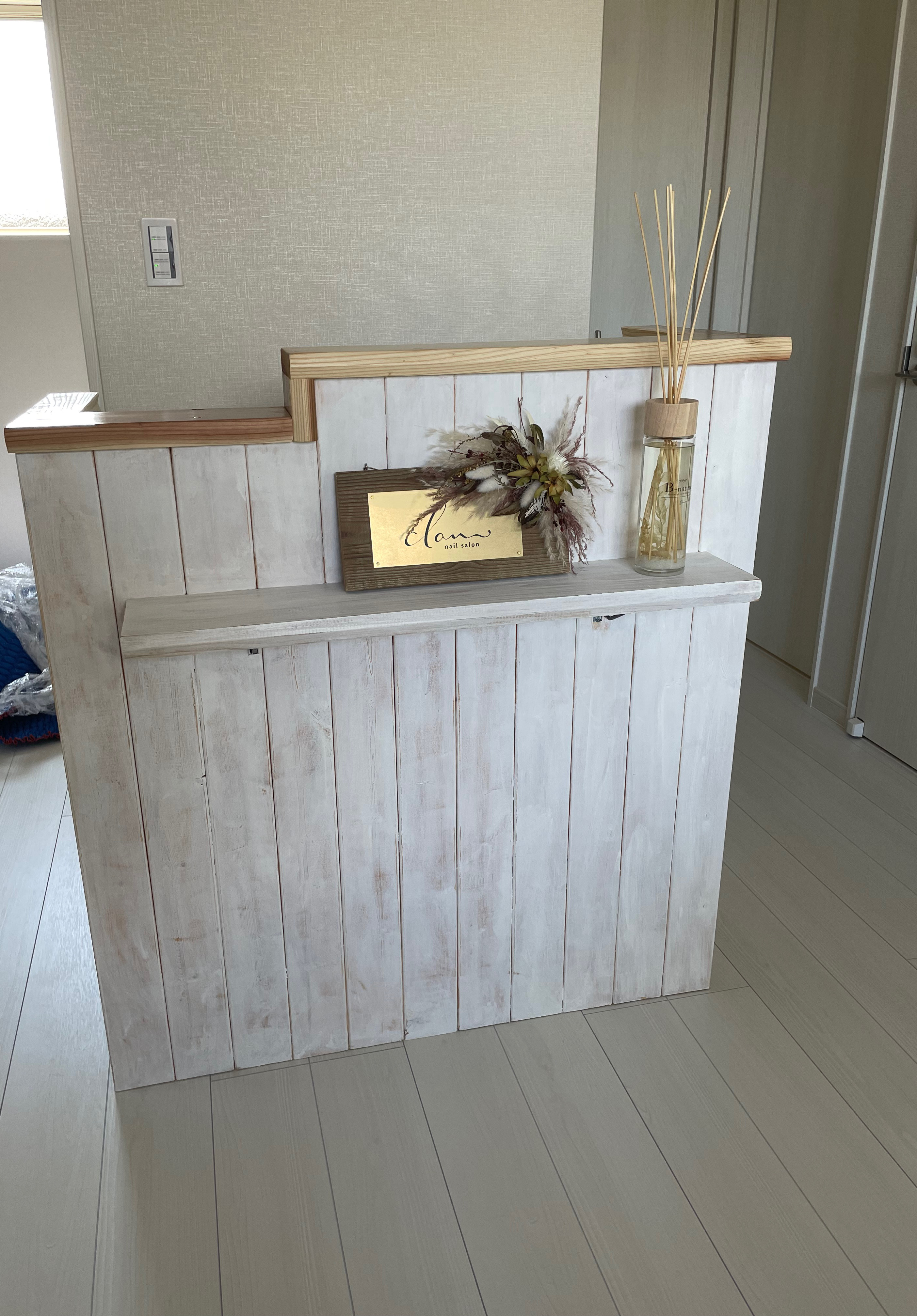 アンティーク風　【段差】カウンター　荷物台付　幅90✖︎高さ105✖︎奥行き38センチ