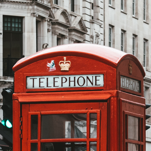アートポスター ロンドン 赤い電話ボックス モノクロ写真 ヨーロッパ