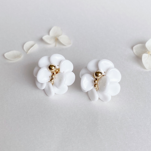 emma accesory white flower イヤリングホワイトフラワー