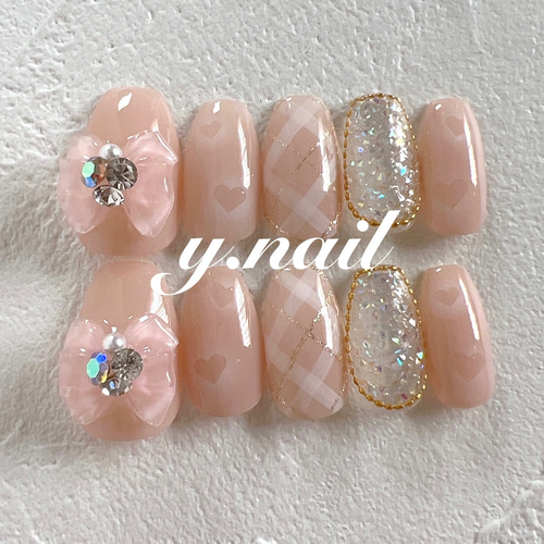 100))手描きネイル ネイルチップ フレンチガーリー リボンネイル チェック柄 リボンとチェックのネイルアートの魅力 100))手描きネイル ネイル