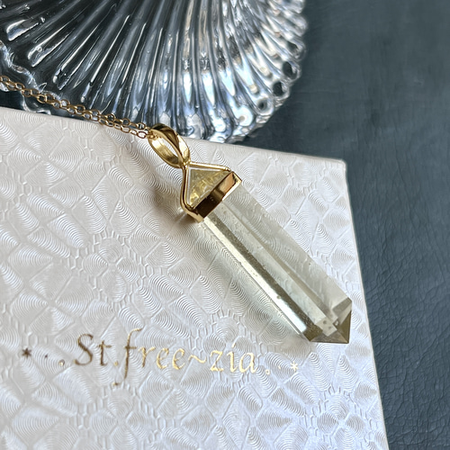 14kgf☆希少☆リビアングラス☆ダブルポイント25×11mm☆一粒