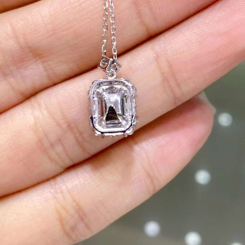 天然ダイヤモンド付きエメラルドペンダントk18 ネックレス 天然ダイヤモンド付きエメラルドペンダントk18 ネックレス