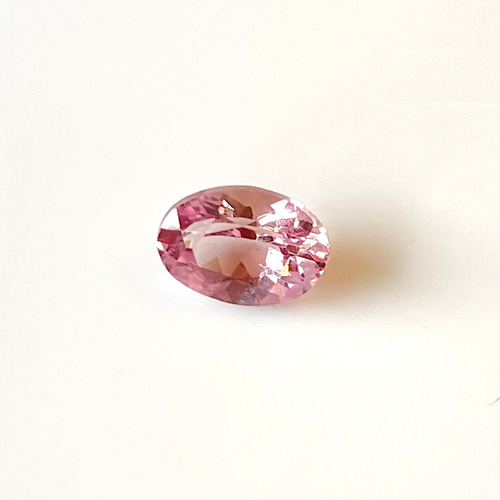 ドラゴンガーネット カラーチェンジ ルース 0.904ct ガーネット