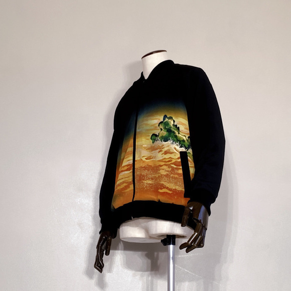ハンドメイド　ジャケット　黒留袖から　着物リメイク　L ビンテージ 4枚目の画像