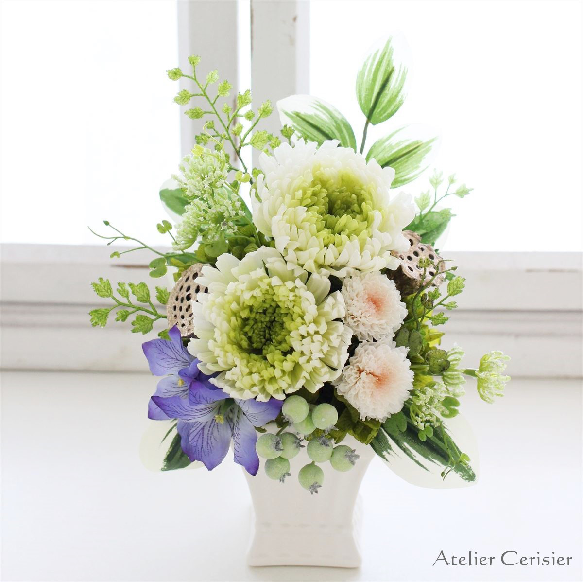 輪菊の仏花 （プレアー Ｓサイズ）ホワイトグリーン お供え花 プリザーブドフラワー 白花器