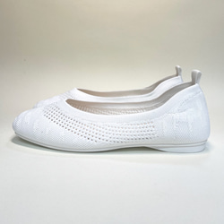 ◆僅售23.5cm◆ 簡單輕便的針織材質平底高跟鞋（白×白雨紋） 第4張的照片