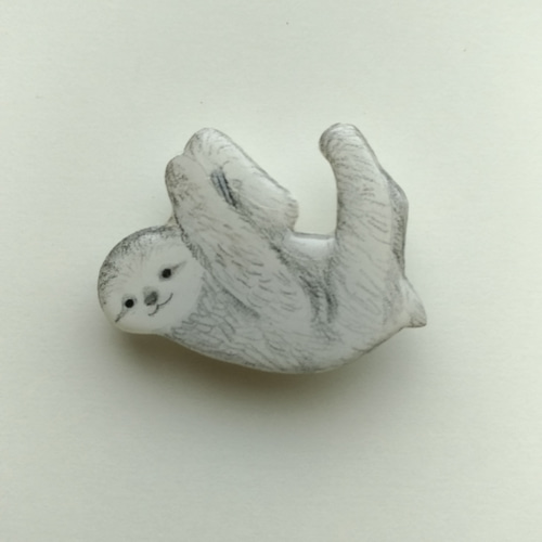 ナマケモノのブローチ ブローチ sato 通販 16219439｜Creema(クリーマ)