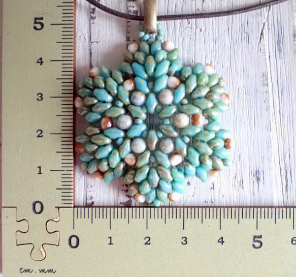 【新色】leaf beads necklace - Φ4.7cm ＊2カラー 4枚目の画像