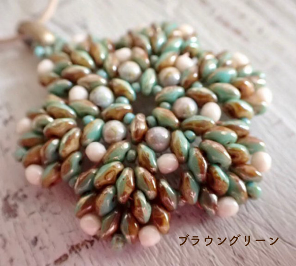 【新色】leaf beads necklace - Φ4.7cm ＊2カラー 2枚目の画像