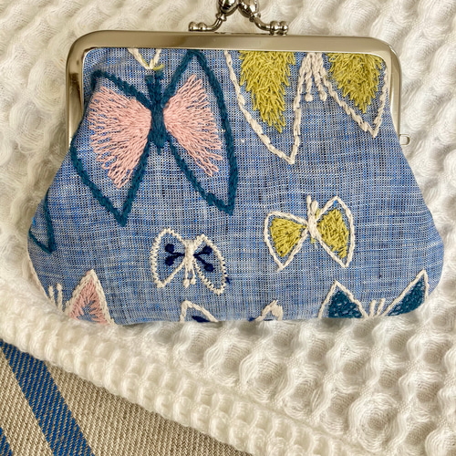 ミナペルホネンmina perhonenの人気柄 蝶々の刺繍が可愛い ミナペルホネンmina perhonenの人気柄 蝶々の刺繍が可愛い