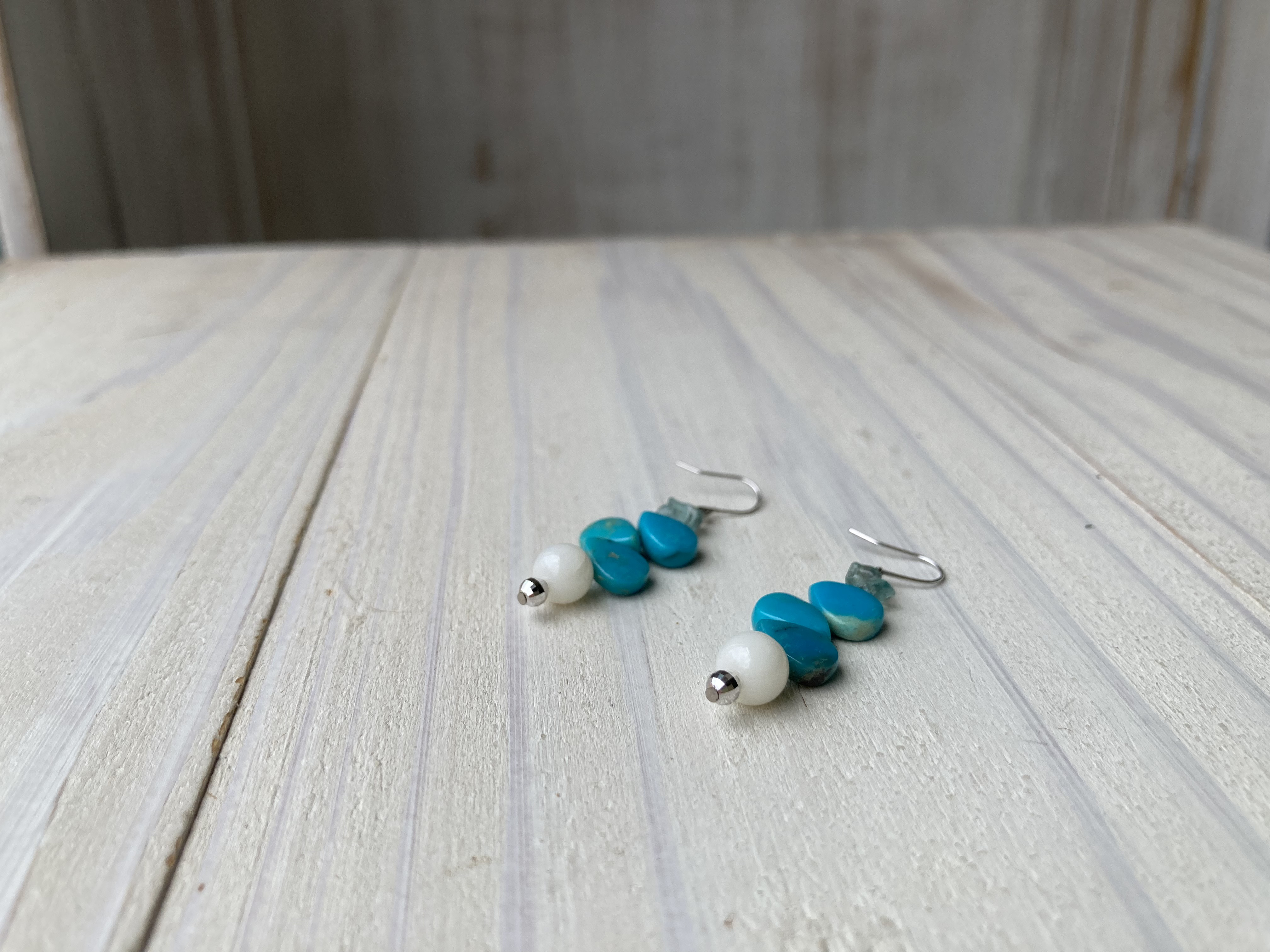 ポストk14ＷG.ピアス白珊瑚.ターコイズ .アクアマリン.〜カラーストーン〜