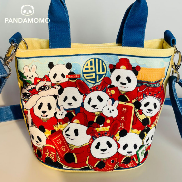 Panda パンダ 赤い新年 ショルダーバッグ カメラバッグ カジュアル パンダ柄 学生肩掛け布袋 エコバッグ かわいい 7枚目の画像