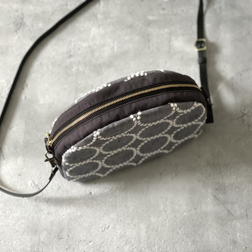 ミナペルホネン　がま口ポシェット　tambourine ホワイト　ハンドメイド ミナペルホネンがま口ポシェットtambourine ホワイトハンドメイド