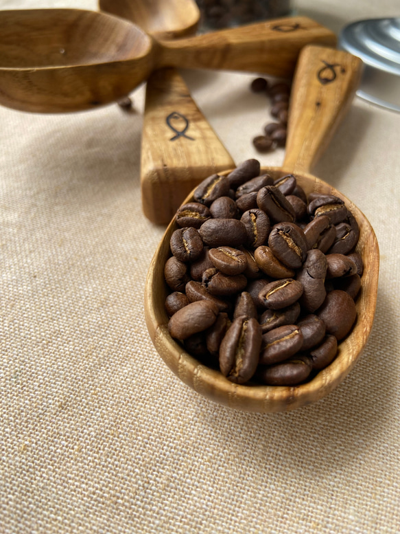 チェストナット(栗)の木で作ったコーヒーメジャー 4枚目の画像