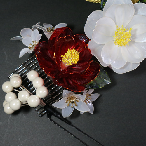 紅白 椿】ディップアートの髪飾り 成人式 卒業式 結婚式 コーム 飾屋那