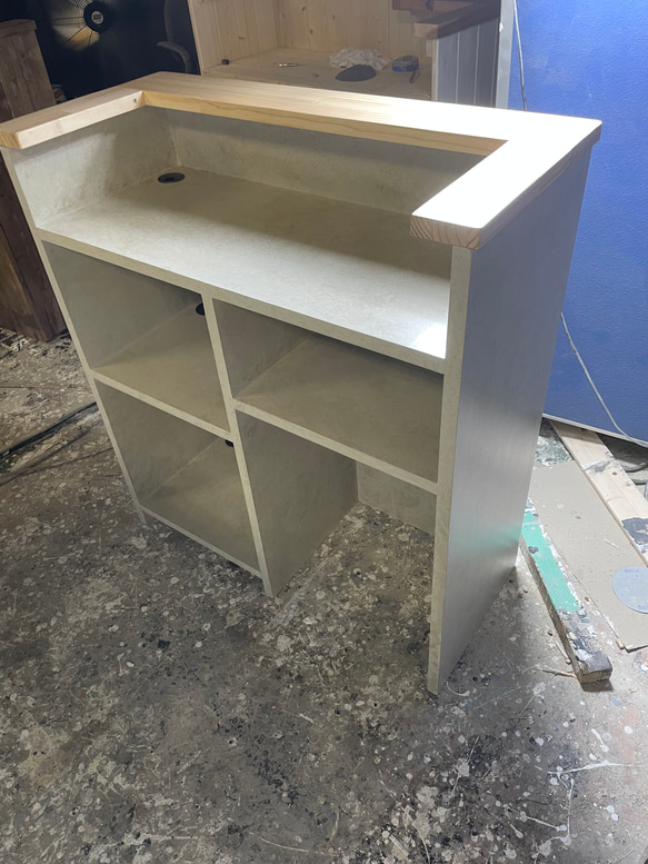 設置配送　石っぽいカウンター　受付カウンター　レジカウンター 2枚目の画像