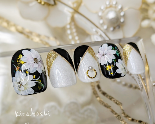 ロングネイル ホワイト ブラック 花 N393》既成ネイルチップ24枚セット 黒 ブラック 花柄 大人可愛い