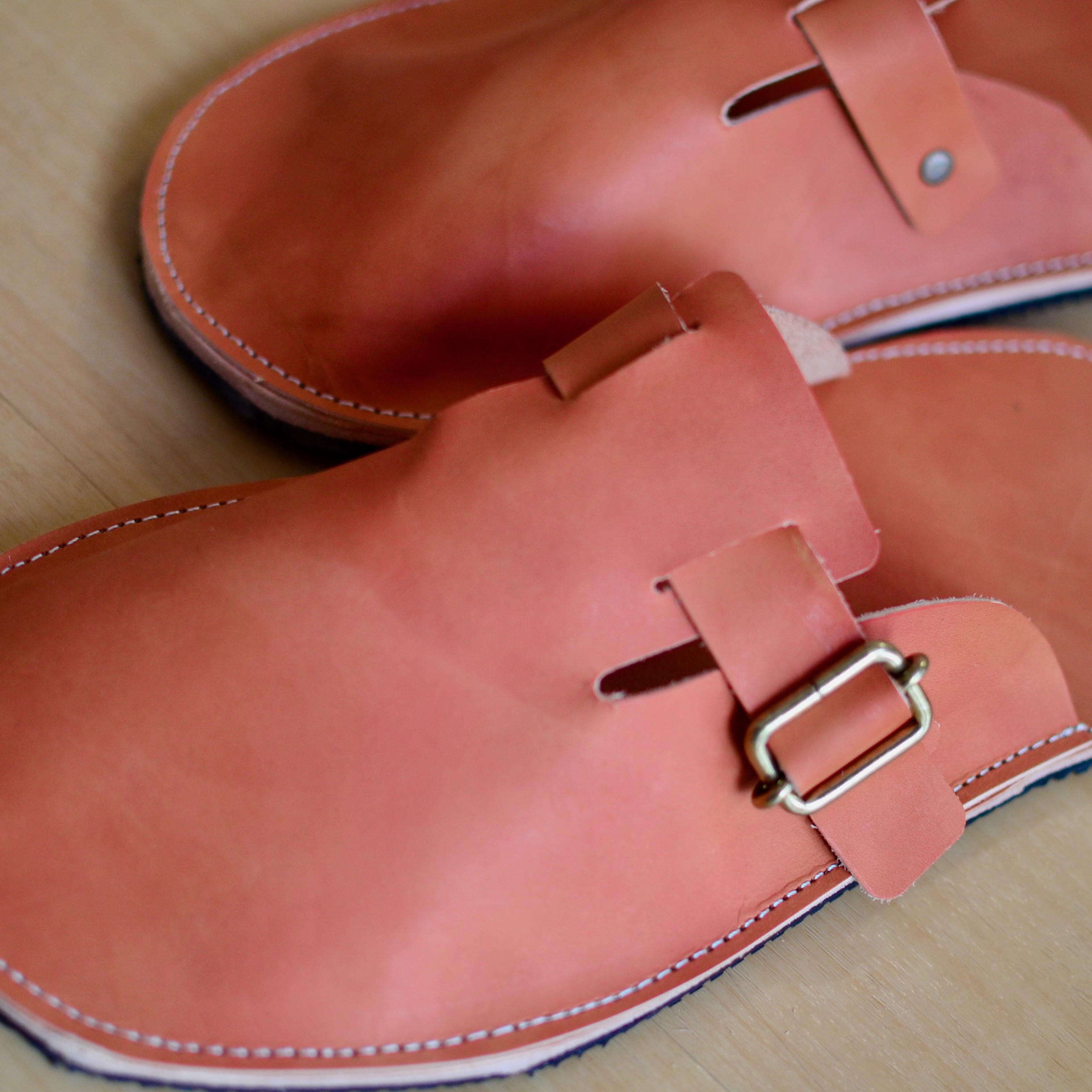 本革ルームシューズ　キャメルブラウン　ベルト付き　選べるカラー　ビブラムソールオプション可能