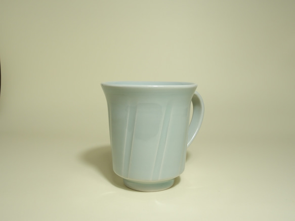 青白磁鎬マグカップ 3枚目の画像