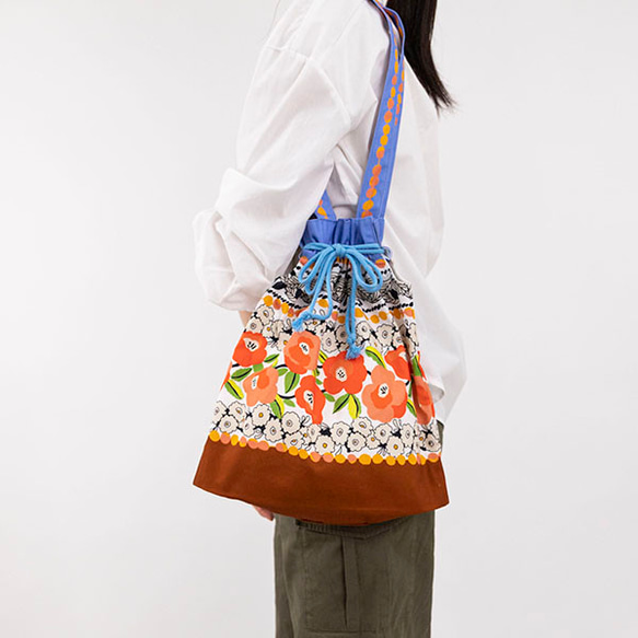 錢包手提包～橙色山茶花～帶角撐板的有機棉 由京都染色工廠製造 第5張的照片