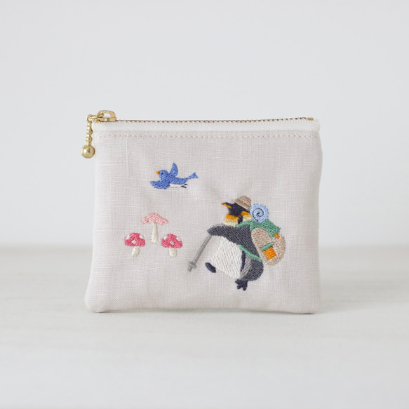 ペンギンの山登り 刺繍ミニポーチ ［受注制作］ ポーチ Chalet de Pon