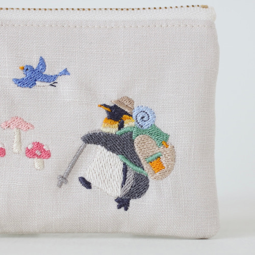 専用　ハンドメイド　刺繍　ペンギン　ポーチ ペンギンの山登り 刺繍ミニポーチ ［受注制作］ ポーチ Chalet