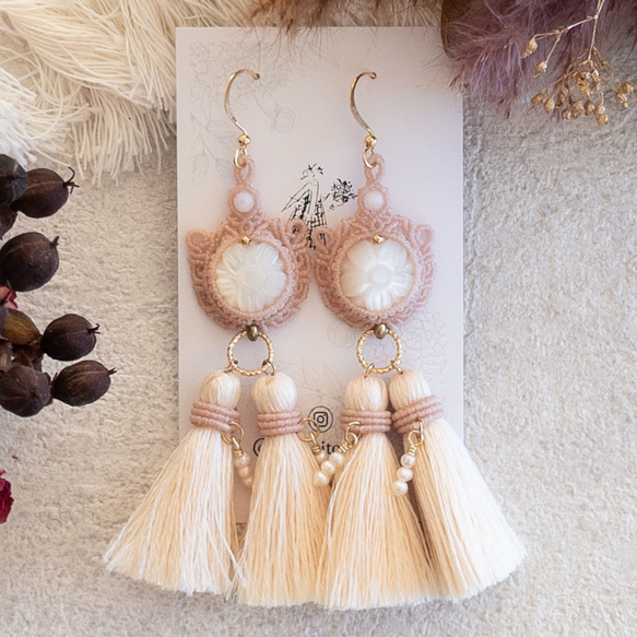 フローライト×マザーオブパール ラウンドカービングピアス フローライト×マザーオブパール ラウンドカービングピアス