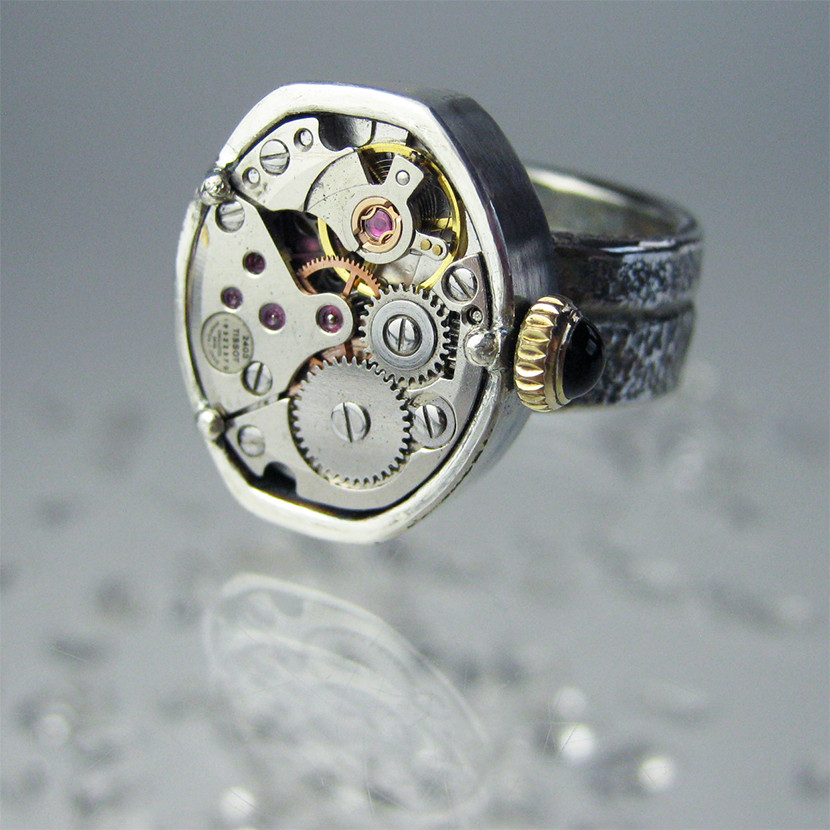 【ゼンマイ】TISSOT シルバーリング　【送料込み】機械式　時計　手巻き　彫り