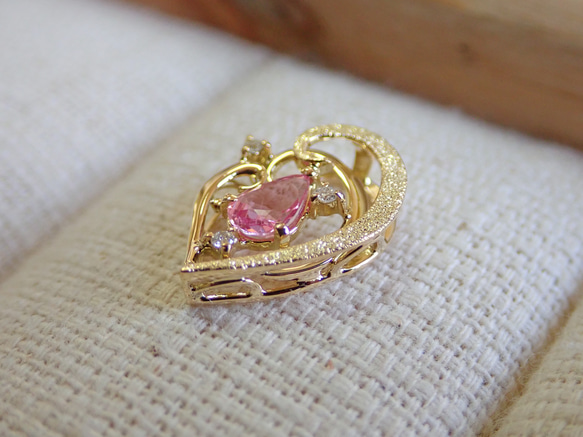 完全手作り　ピンクサファイア（ソーティング付き）ペンダントトップ１８金イエローゴールド　ダイヤモンド入り 10枚目の画像