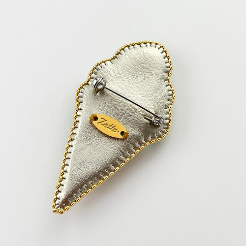 ビーズ刺繍_ソフトクリームのブローチ（Green） ブローチ Zatto 通販