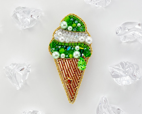 ビーズ刺繍_ソフトクリームのブローチ（Green） ブローチ Zatto 通販