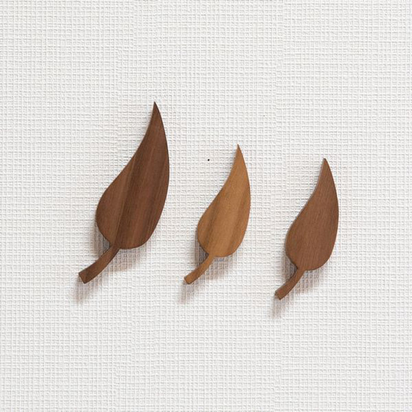 【送料無料】リーフ ３個セット ウォールデコ 秋色 葉っぱ 落ち葉 壁 飾り 木製 北欧 インテリア オーナメント 葉 6枚目の画像