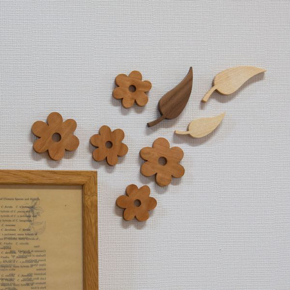 【送料無料】リーフ ３個セット ウォールデコ 秋色 葉っぱ 落ち葉 壁 飾り 木製 北欧 インテリア オーナメント 葉 3枚目の画像