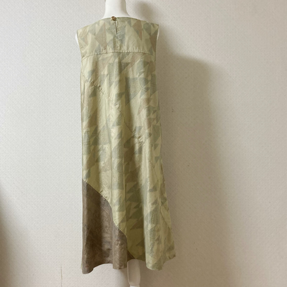 着物リメイク　白大島紬のAラインワンピース 7枚目の画像