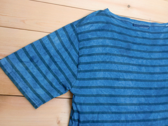 藍染め×セントジェームス　バスクシャツ　ボートネックTシャツ　ムラ染めボーダーTシャツ　古着リメイク 2枚目の画像