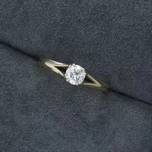 newデザイン】輝く ブリリアントラウンド モアサナイト リング k18YG  