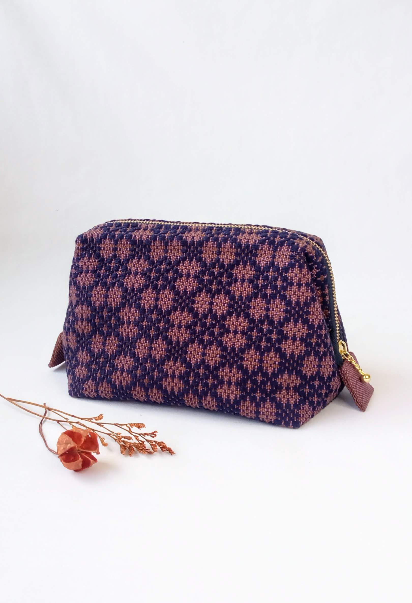 【北欧手織り】パかっと開く大口ポーチ：ブラウン×ネイビー