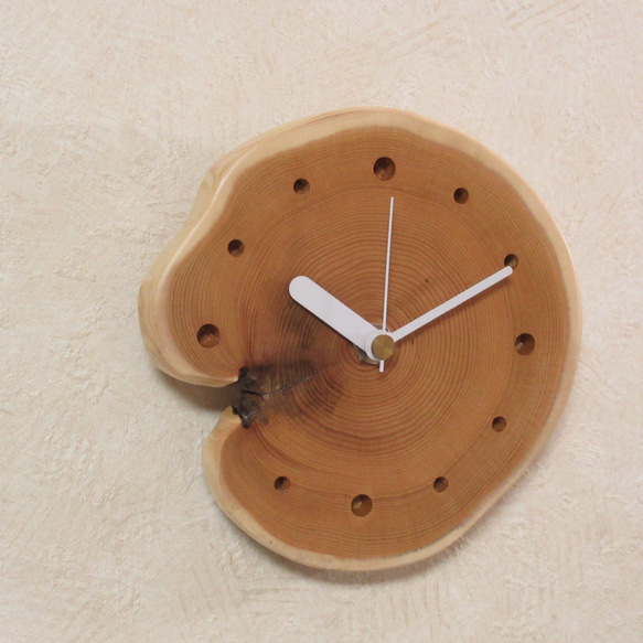 縁起の良い木《いちい（一位）》木製時計　輪切り14（掛け時計） 3枚目の画像