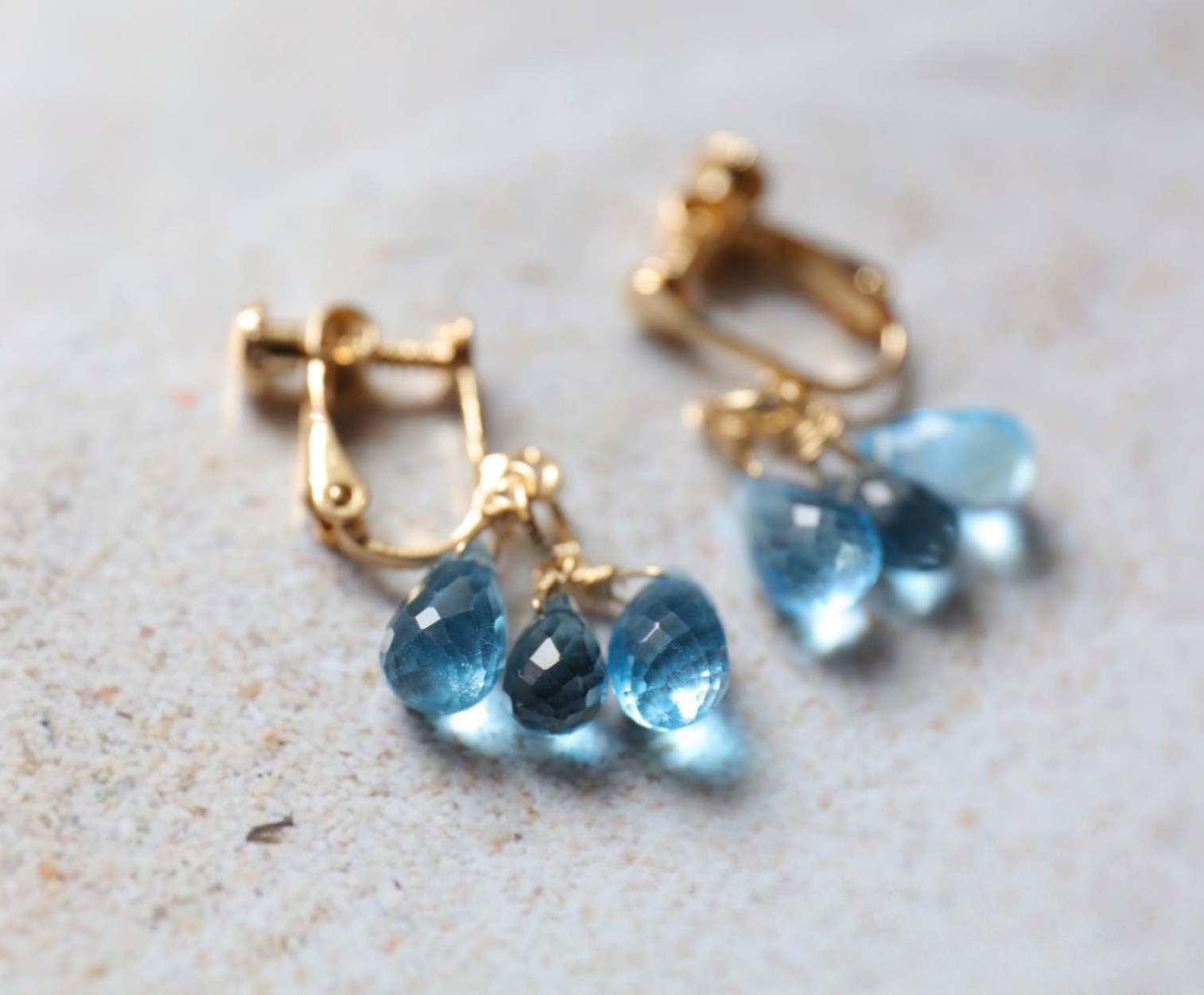 2種のブルートパーズイヤリング