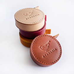 本革包み 手染めの丸いメジャー（全８色）　背面に文字入れ刻印可能☆150ｃｍまで測れるストッパー付きメジャー 4枚目の画像