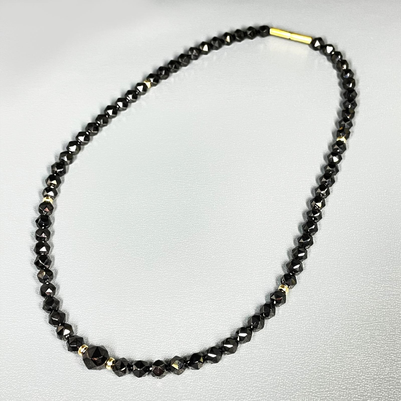 【ハイクラスを求めるあなたへ】K18ビーズ スターカットスピネル ネックレス ＫＧｎ３ ケース付