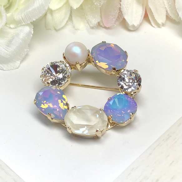 サークルブローチ〜ホワイトオパール/ヴィトラルライト〜【クリスタル