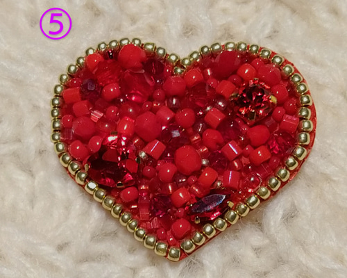 ハート 赤♡レッド ビーズ刺繍 ブローチ ブローチ AYA工房 通販